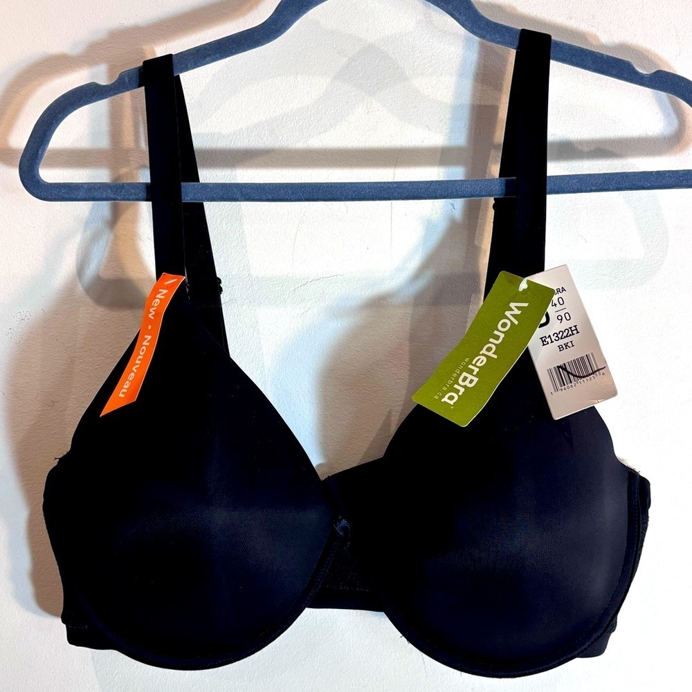 WONDERBRA Sz 40D T-Shirt Padded Underwire Adjuastable Straps & Back NEW